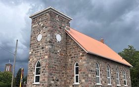 Old Stone Inn